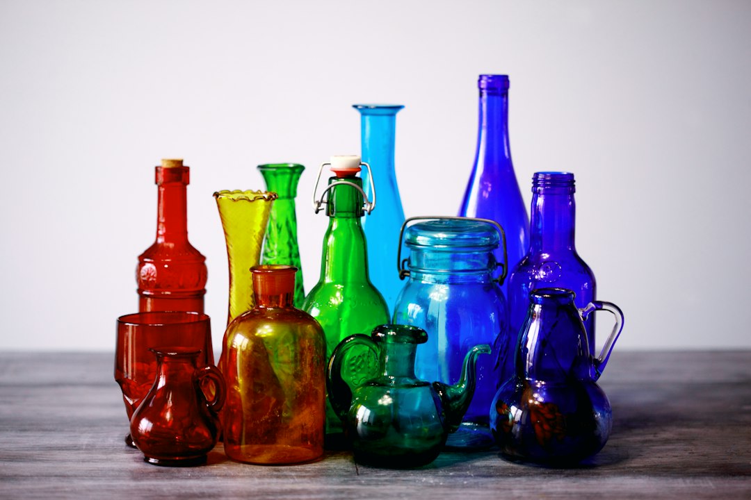 Glas-in-lood schilderij met levendige kleuren. Glas-in-lood schilderij met levendige kleuren.
